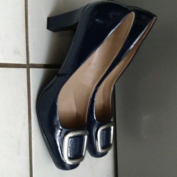 Heels - Picture 2 of 5